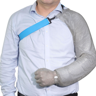 Кольчужные перчатки длиной до плеч с металлическим ремешком на крючке