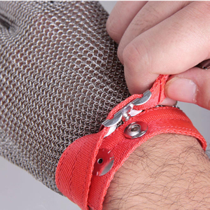 How to Choose the Right Chainmail Gloves.jpg